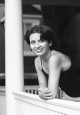 Sujata Massey - image