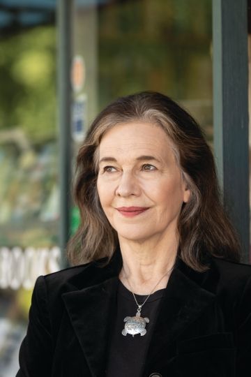 photo of author Louise Erdrich