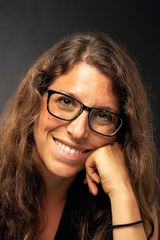 Alena Dillon - image