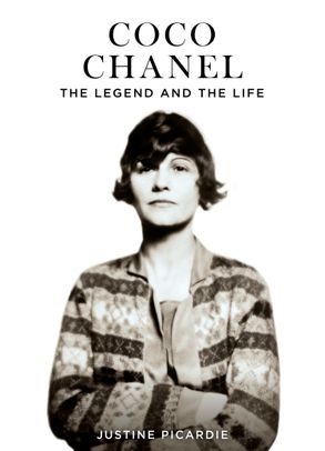 Coco Chanel The Biography A Complete Life from Beginning to the End  Paperback  Palabras Bilingual Bookstore