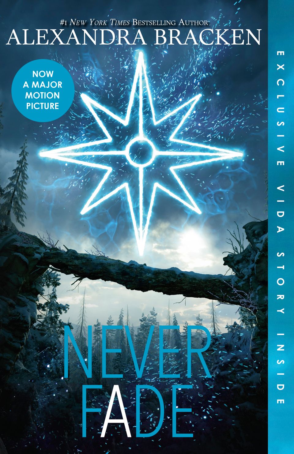 Never Fade (The Darkest Minds, #2) - Alexandra Bracken - Paperback