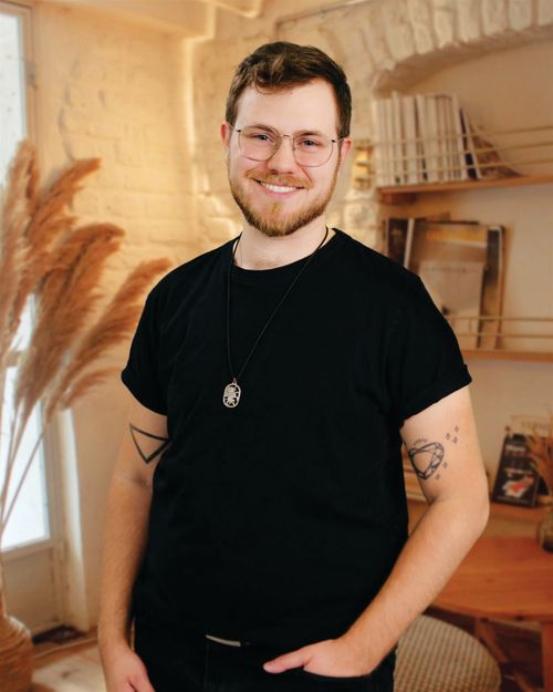 Markus HarwoodJones HarperCollins